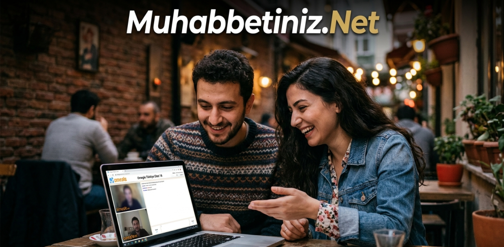 Bir kafede dizüstü bilgisayar üzerinden "Omegle Türkiye Chat 18" sitesinde görüntülü sohbet edin
